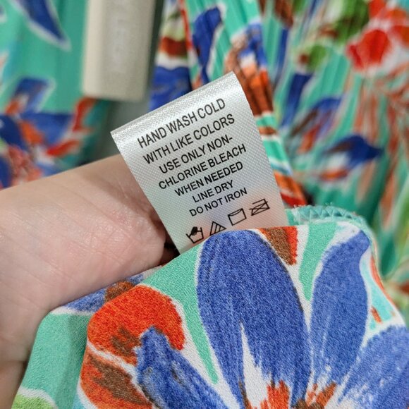 BNWT Sunny Leigh Trp Daydrm Floral Pleated Blouse Mint Green Blue Orange Size 2X - Picture 7 of 7